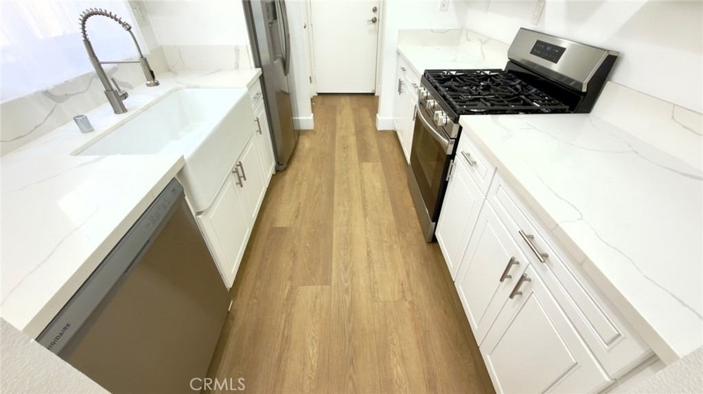 839 Hayworth - Photo 0