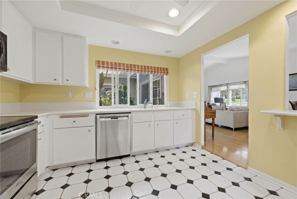 1260 Tiburon Street - Photo 11