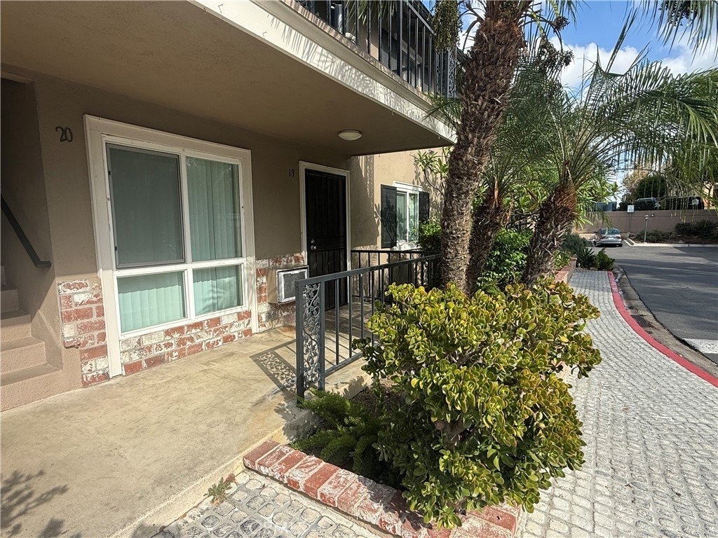 660 Glassell Street - Photo 0