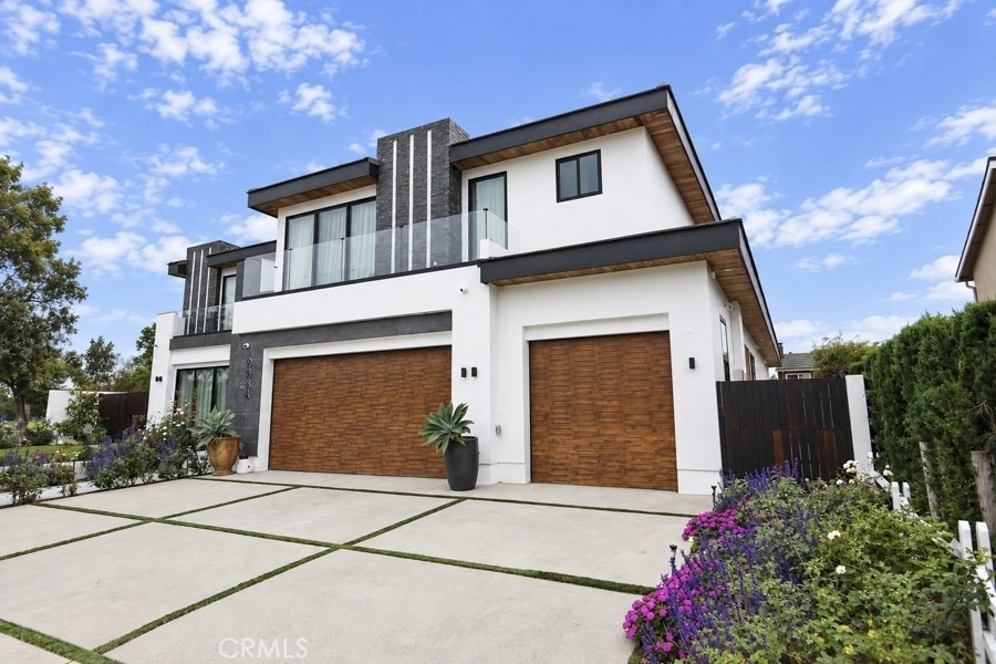 9984 Petunia Avenue - Photo 1