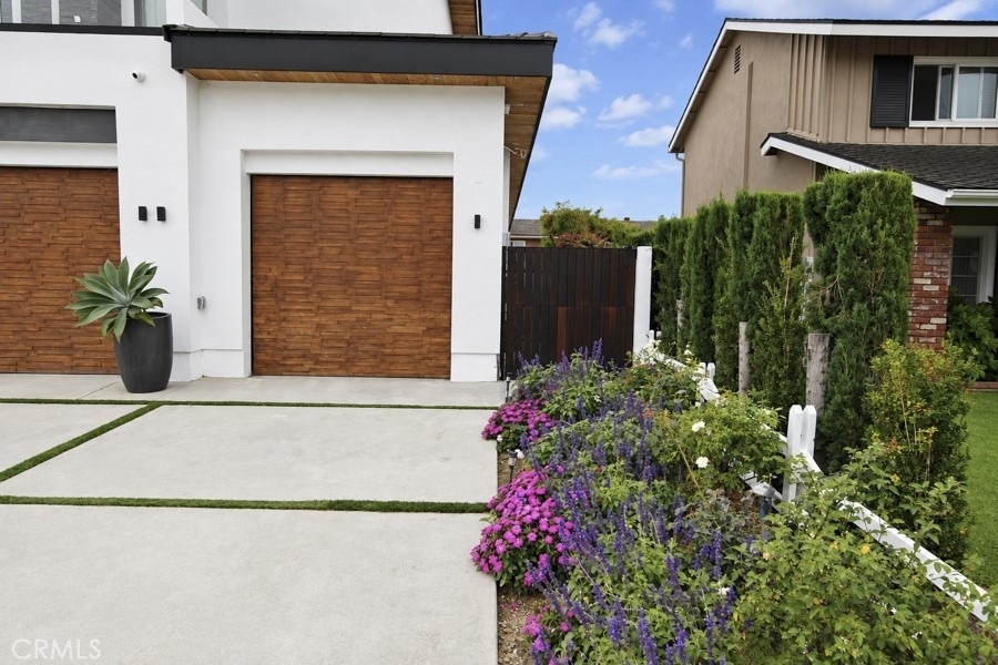 9984 Petunia Avenue - Photo 2