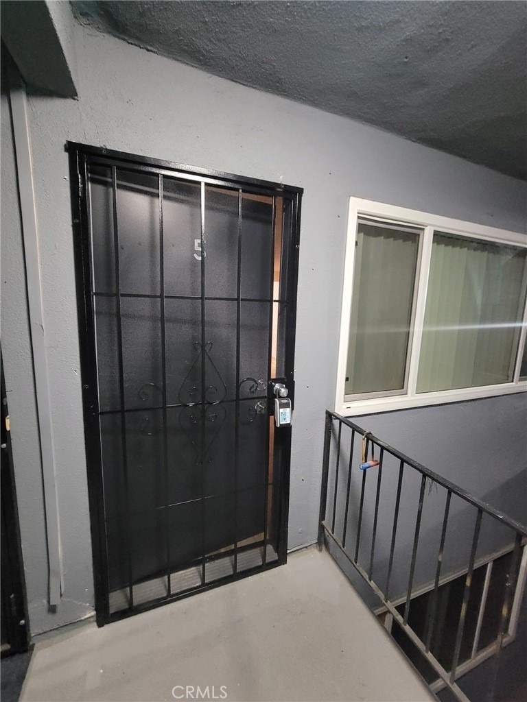 129 E Wakefield Avenue - Photo 3