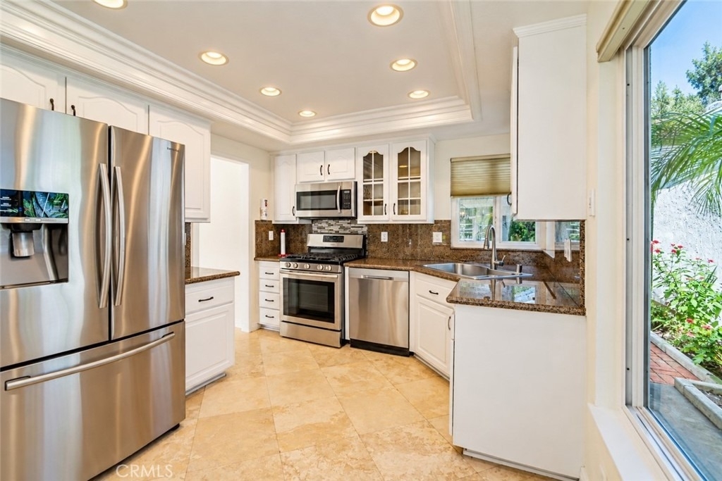 24298 Toledo - Photo 2