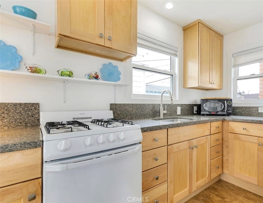 117 1/2 Amethyst Ave - Photo 4
