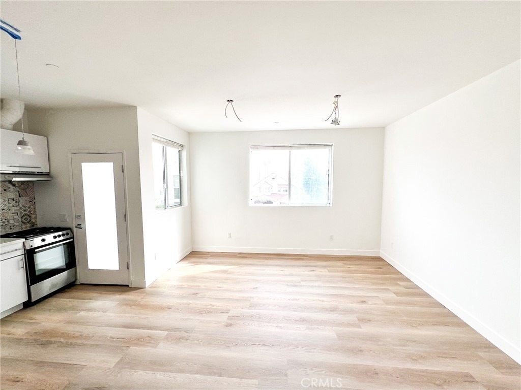 1183 Crenshaw Boulevard - Photo 5