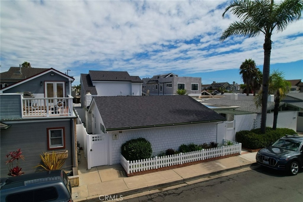 412 Colton Street - Photo 0