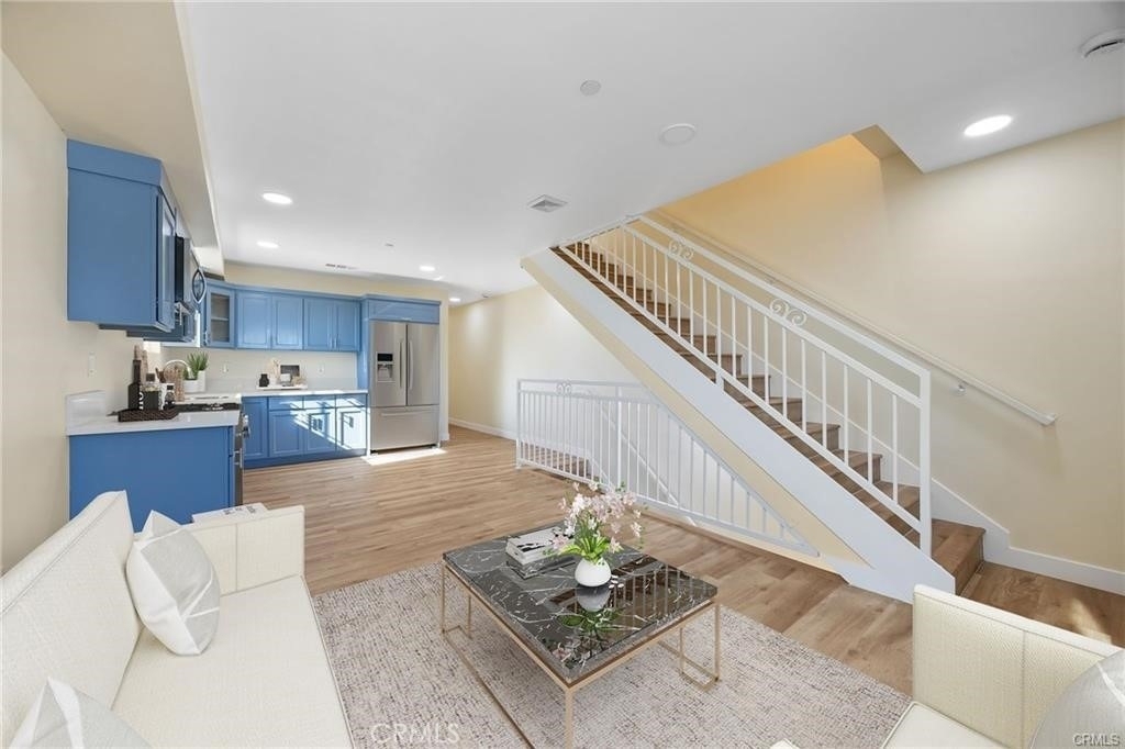 10940 S. Osage Avenue - Photo 5