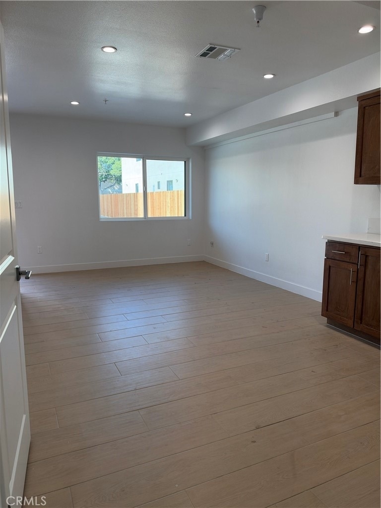 908 Lakme Avenue - Photo 4