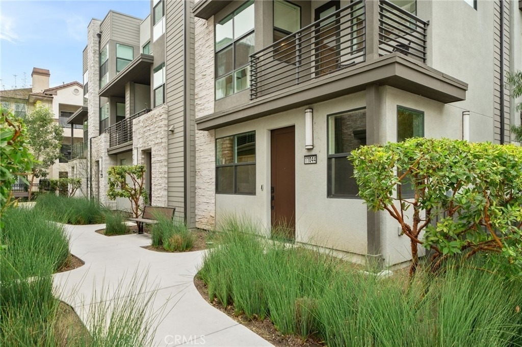 11044 Luminate - Photo 1
