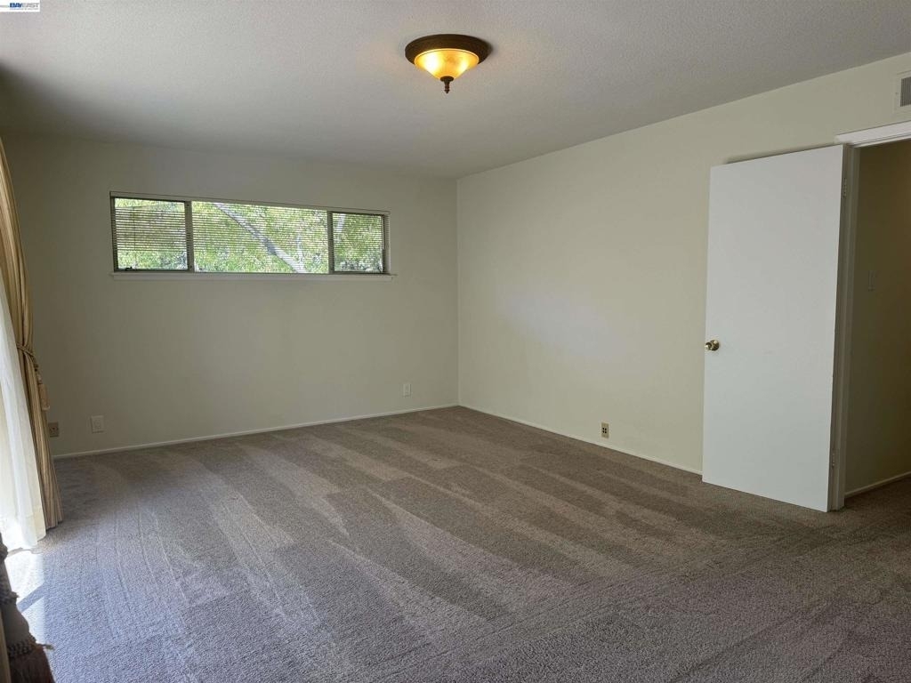 752 University Ave - Photo 19