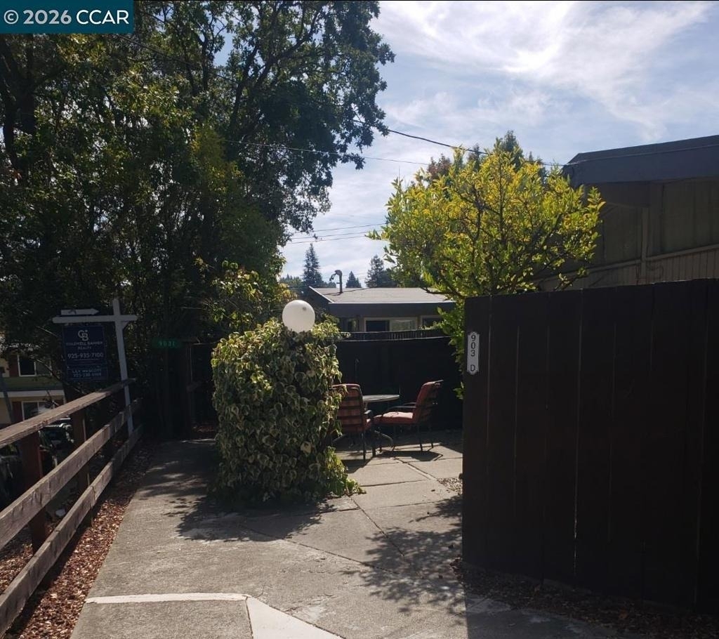 903 East Street - Photo 0