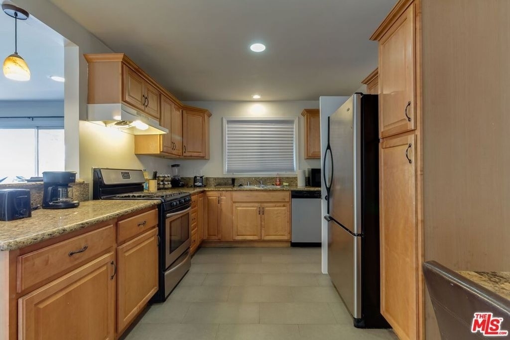 11257 Collett Avenue - Photo 11