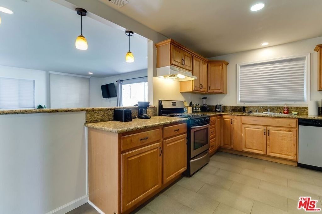 11257 Collett Avenue - Photo 10