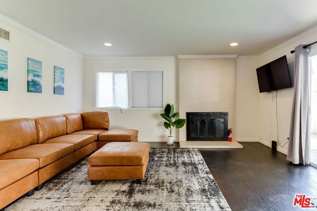 11257 Collett Avenue - Photo 4