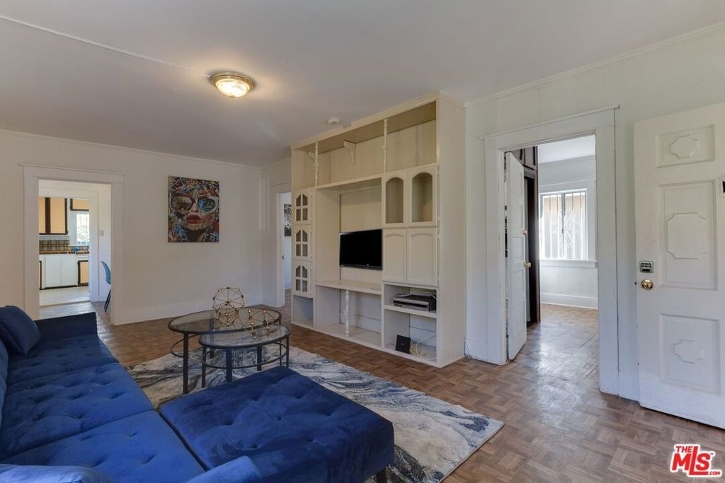 4825 Mascot Street - Photo 1