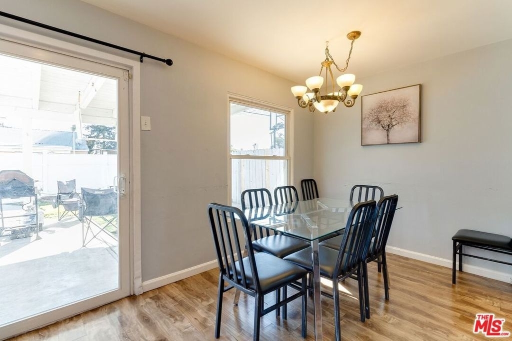 7858 Jamieson Avenue - Photo 9