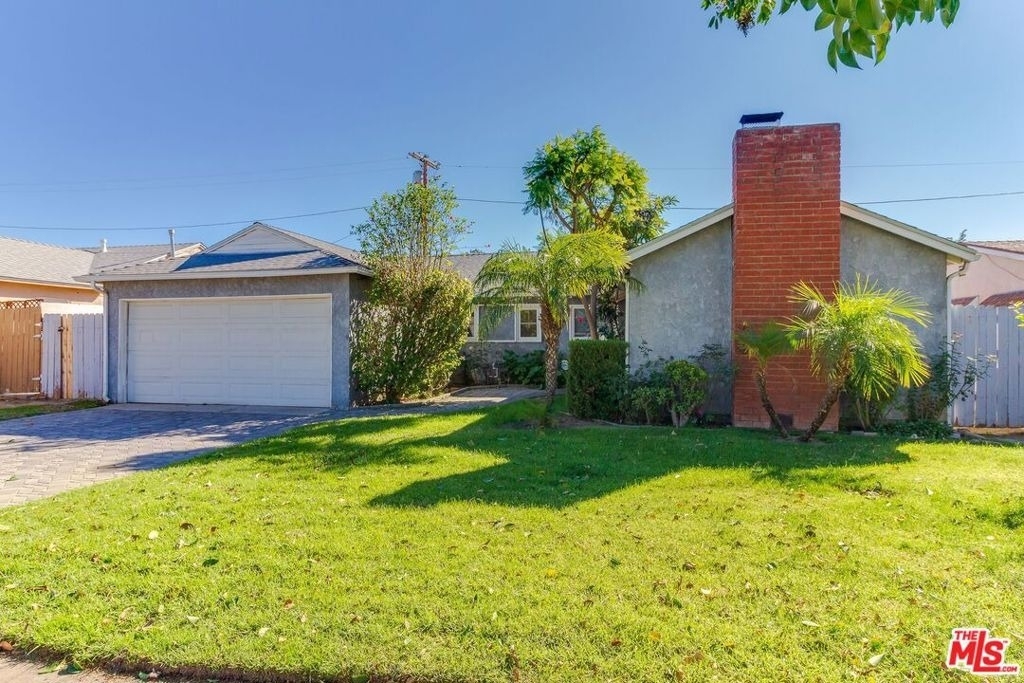 7858 Jamieson Avenue - Photo 3