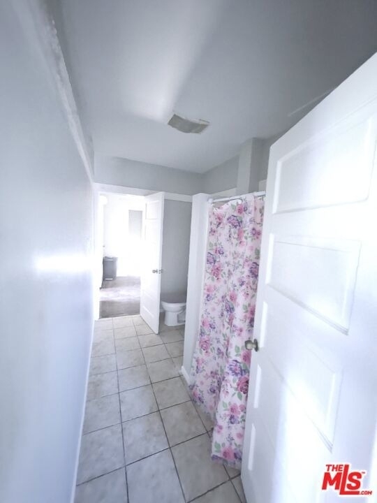 2934 1/2 S Normandie Avenue - Photo 17
