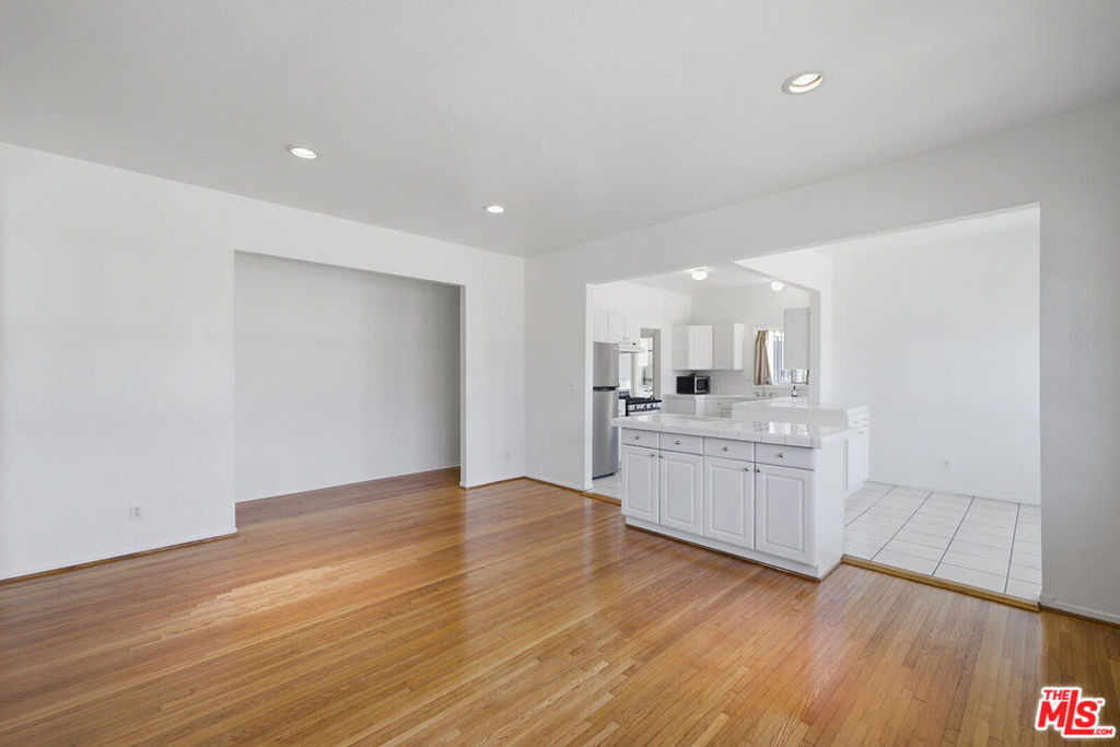1097 S Orange Drive - Photo 16