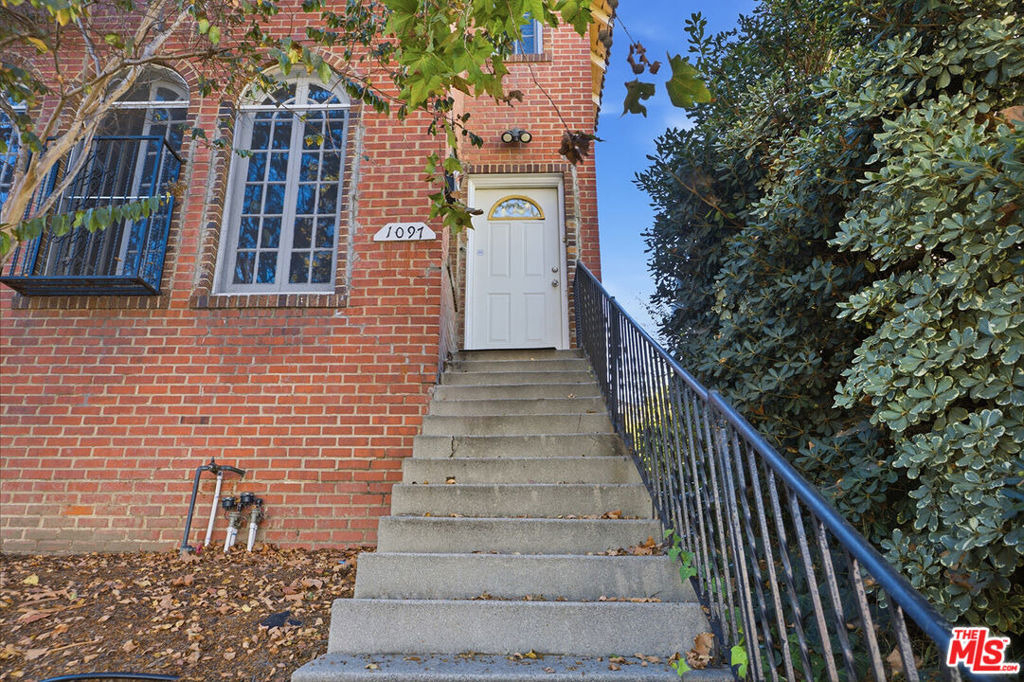 1097 S Orange Drive - Photo 7