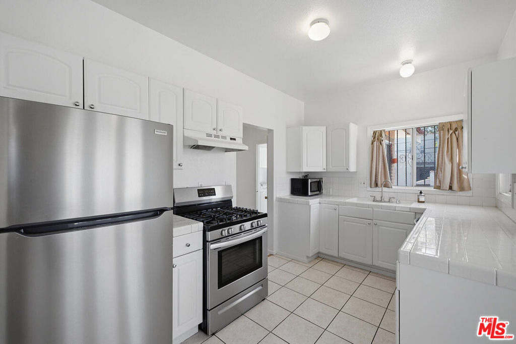 1097 S Orange Drive - Photo 21
