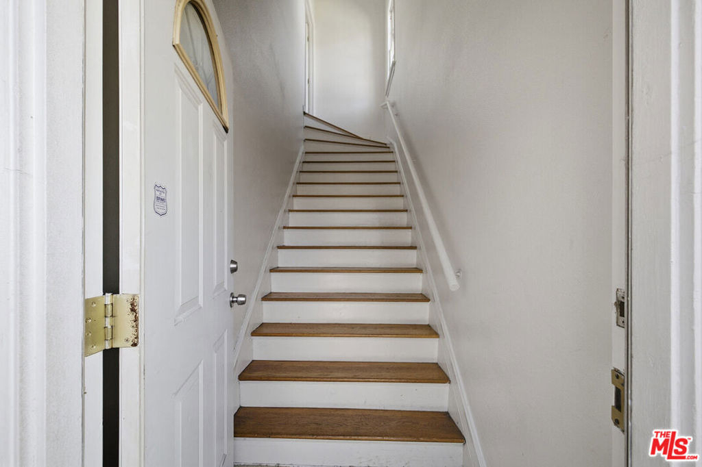 1097 S Orange Drive - Photo 8