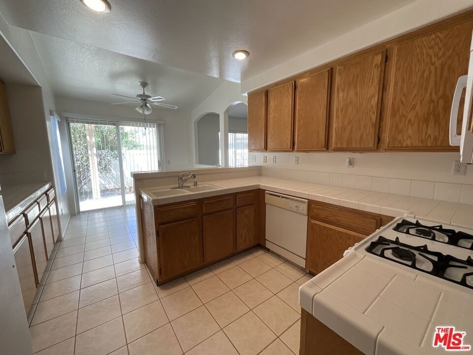 1439 Allin Lane - Photo 8