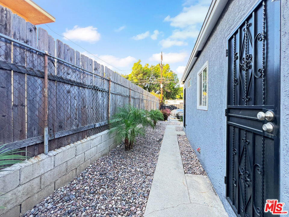 813 E Imperial Highway - Photo 6