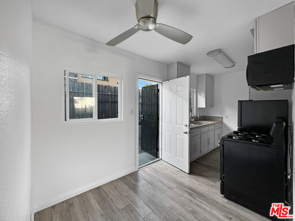 813 E Imperial Highway - Photo 4