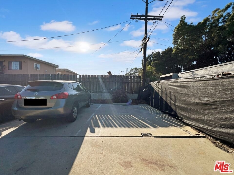 813 E Imperial Highway - Photo 10