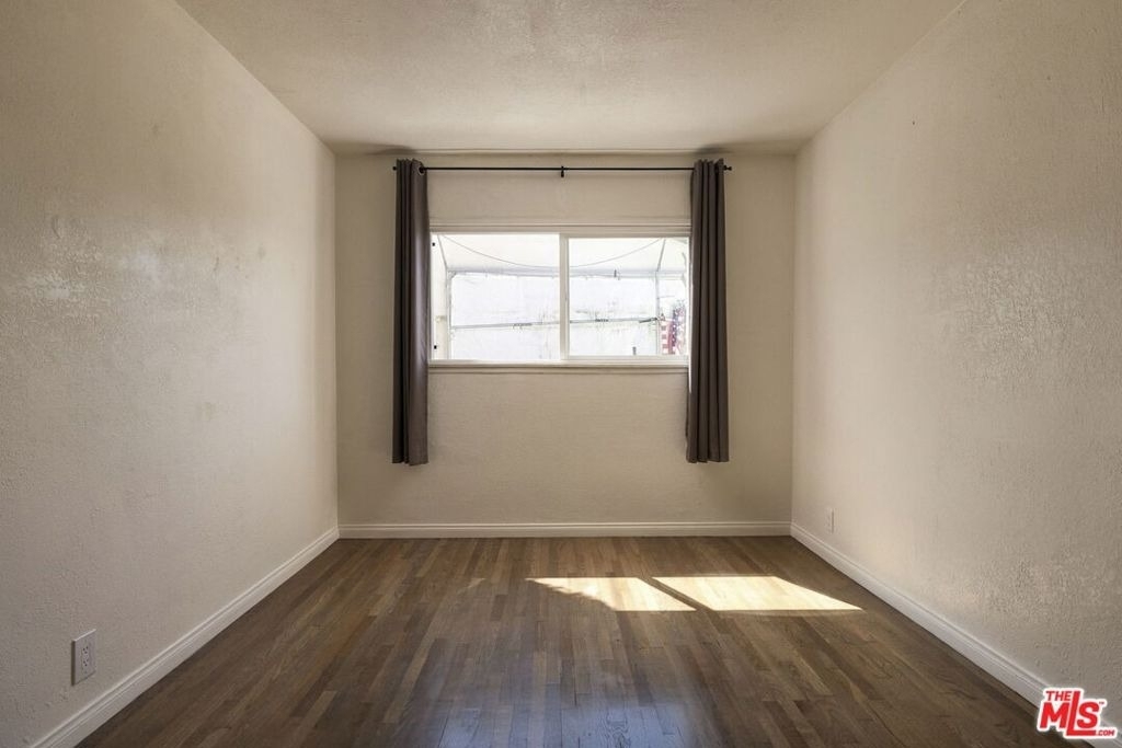 6315 Craner Avenue - Photo 16