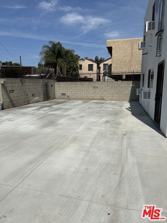 13757 Vanowen Street - Photo 13
