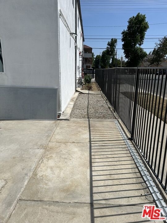 13757 Vanowen Street - Photo 11