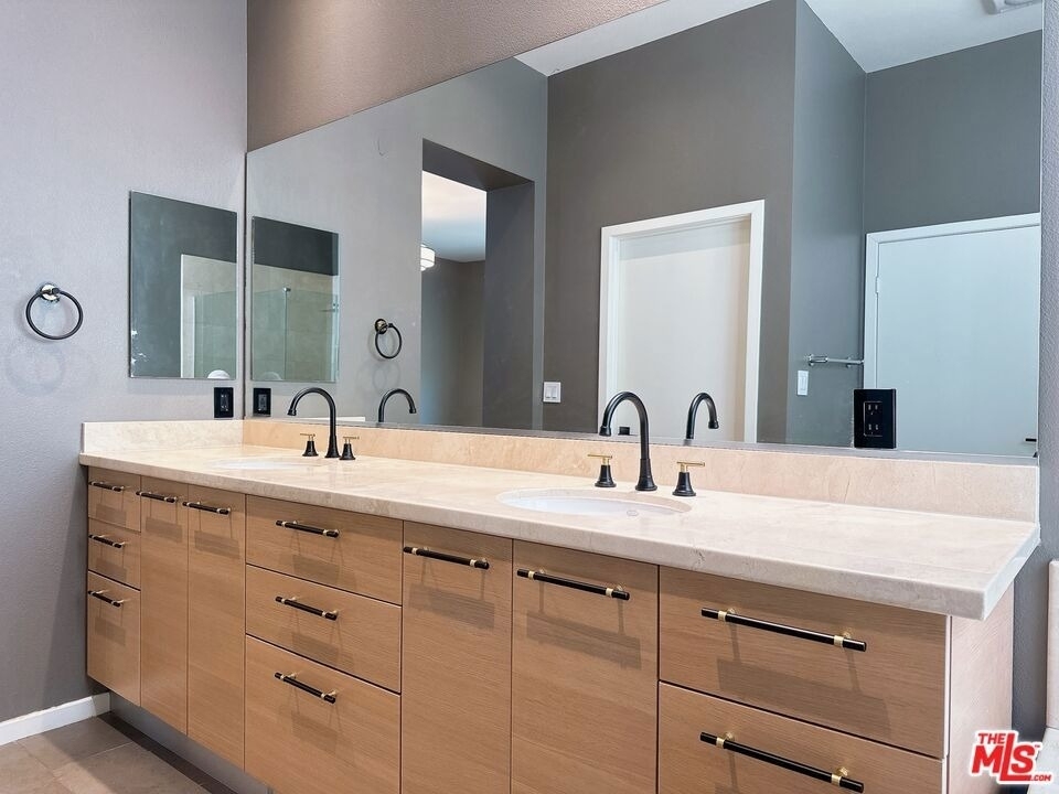 6581 Seabluff Drive - Photo 14