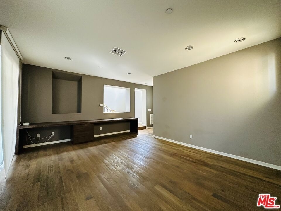 6581 Seabluff Drive - Photo 26