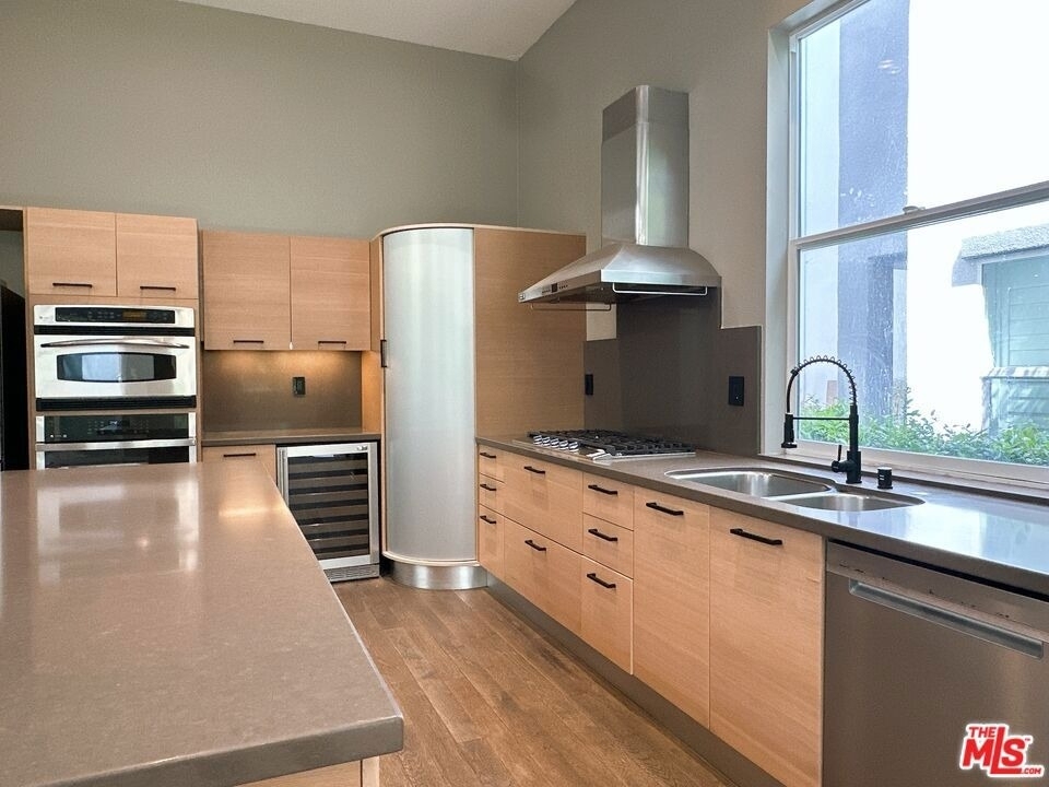 6581 Seabluff Drive - Photo 10