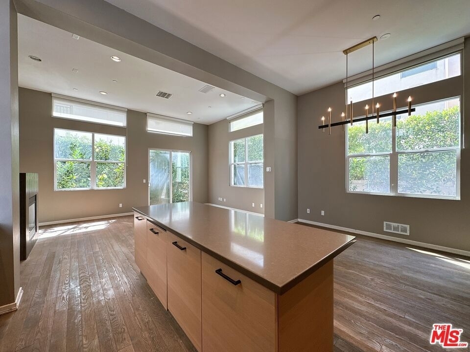 6581 Seabluff Drive - Photo 9