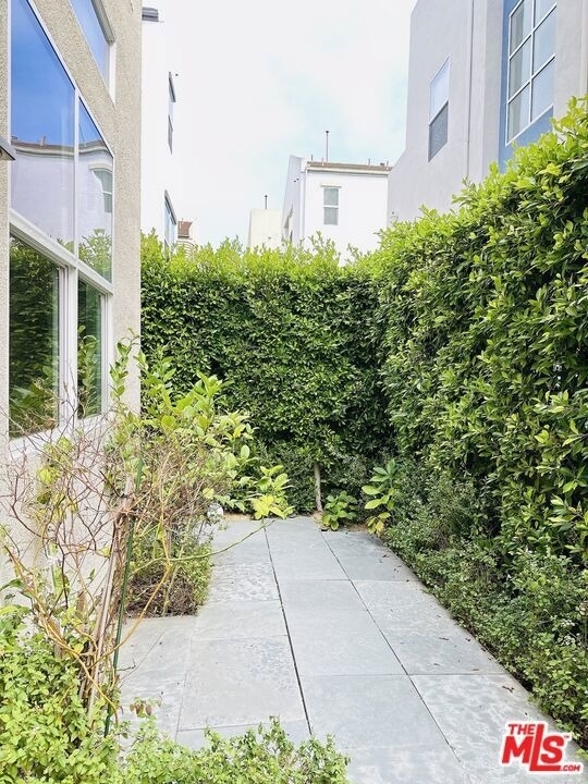 6581 Seabluff Drive - Photo 2
