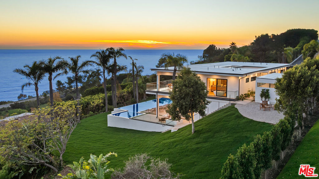 4732 Avenida Del Mar - Photo 0