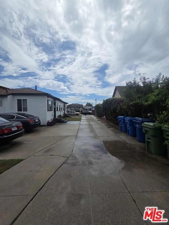 1515 1/2 W 85th Street - Photo 4