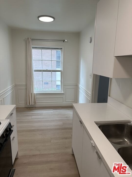 325 N Palm Drive - Photo 9