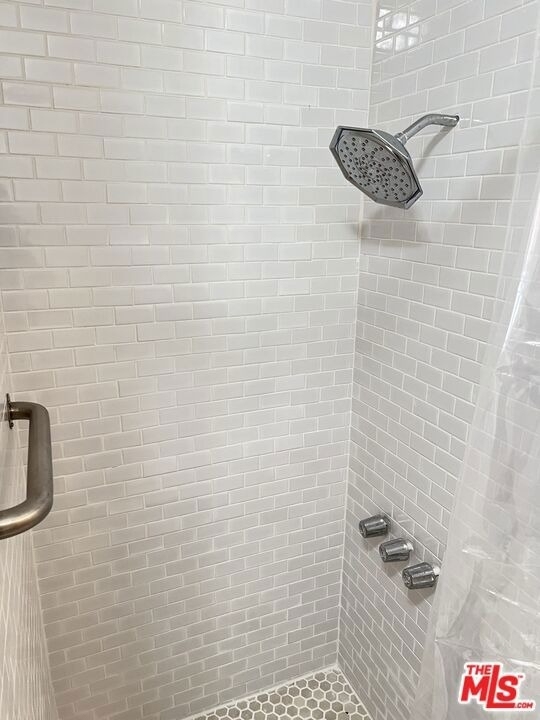 325 N Palm Drive - Photo 15