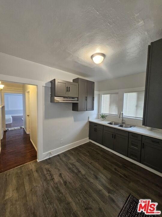 2932 1/2 S Normandie Avenue - Photo 8