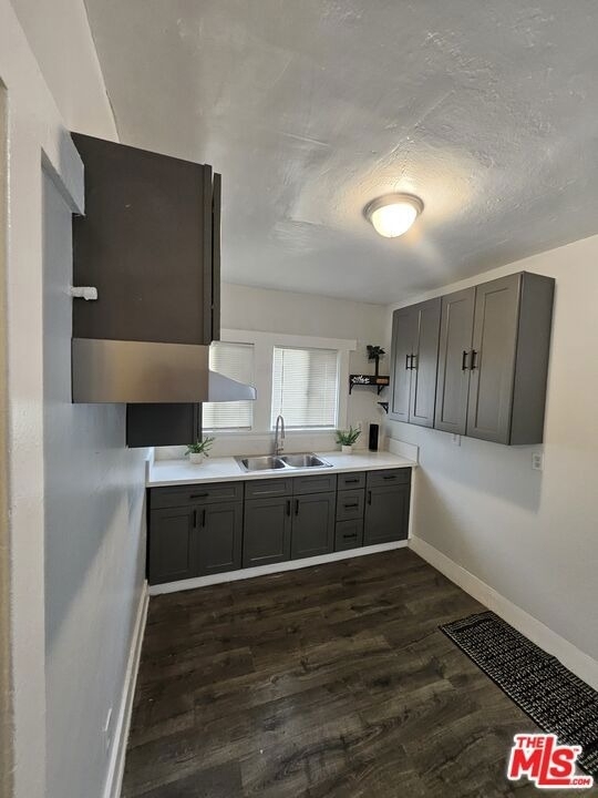 2932 1/2 S Normandie Avenue - Photo 17
