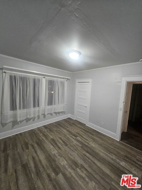 2932 1/2 S Normandie Avenue - Photo 12