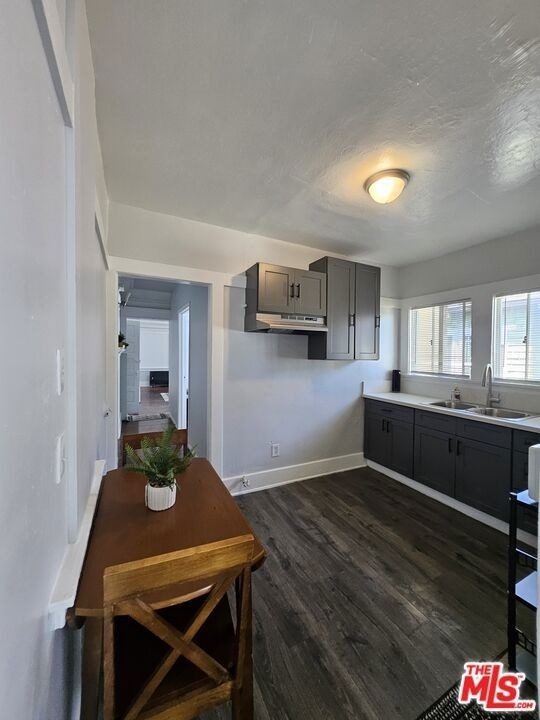 2932 1/2 S Normandie Avenue - Photo 6