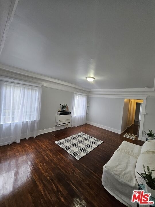 2932 1/2 S Normandie Avenue - Photo 5