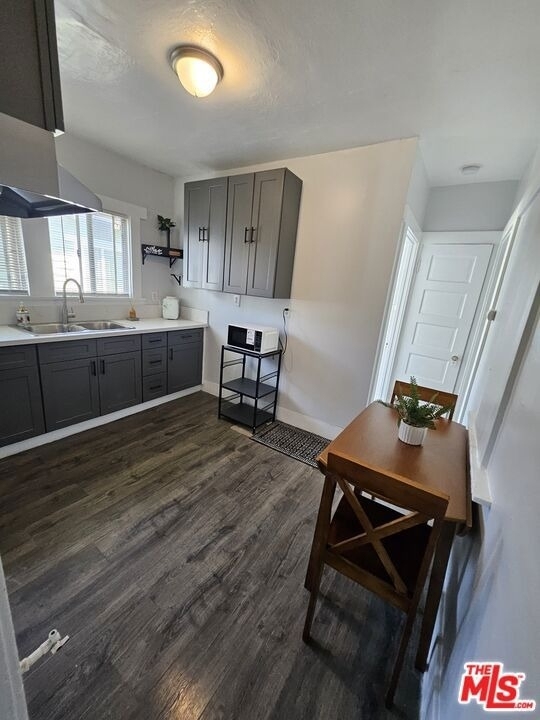 2932 1/2 S Normandie Avenue - Photo 7