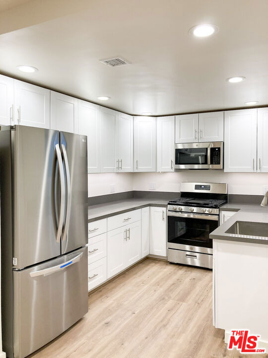 1249 23rd Street - Photo 4