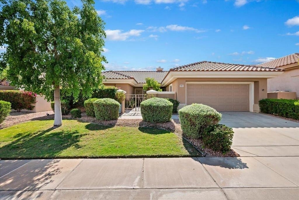78561 Autumn Lane - Photo 1
